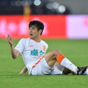 半岛体育入口-蒿俊闵时隔20年回乡作战 拼尽全力武汉仍8轮不胜