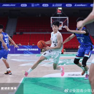 半岛体育app下载-上海U21男篮对阵湖南工业大学精彩图集：上海大胜对手20分